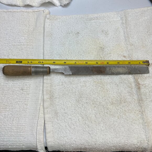 Grobet USA Double Cut Half Round File with Wood Handle - Picture 9 of 9